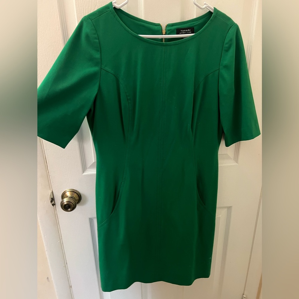 Tahari Size 12 Kelly Green Short Sleeve A-line Midi Dress w/ Pockets